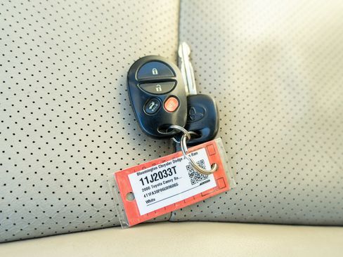 Used 2006 Toyota Solara SE image 25