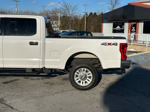 Used 2018 Ford F250 XLT w/ XLT Value Package image 11