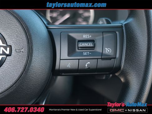 Used 2024 Nissan Pathfinder S image 22