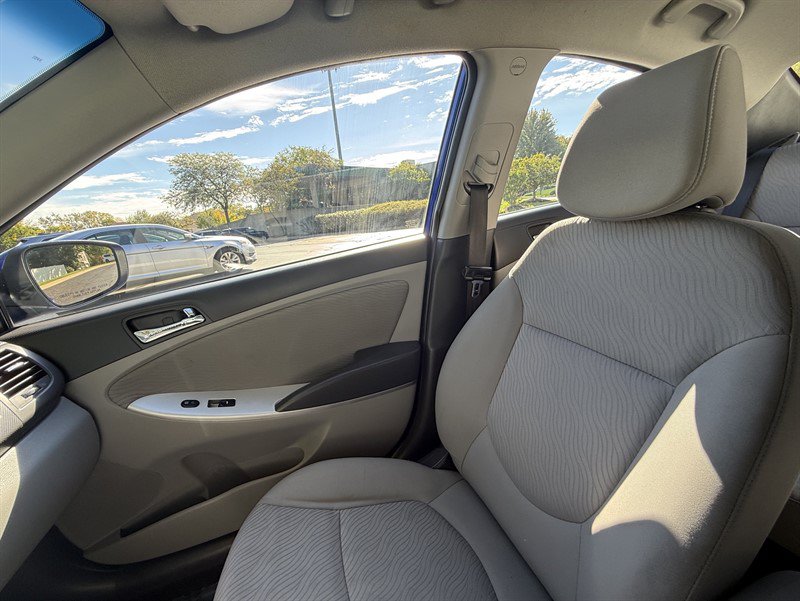 Used 2014 Hyundai Accent GLS w/ Option Group 2 FWD image 15