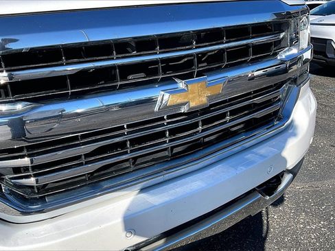 Used 2018 Chevrolet Silverado 1500 High Country image 29