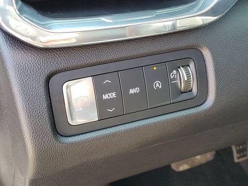 Used 2024 GMC Acadia Elevation AWD/4WD image 10