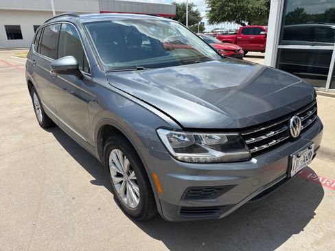 Used 2018 Volkswagen Tiguan SE FWD image 3