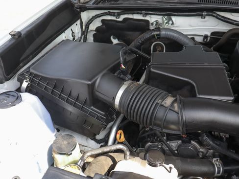 Used 2017 Toyota Tacoma TRD Pro AWD/4WD image 12