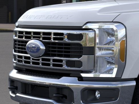 New 2026 Ford F350 XLT w/ FX4 Off-Road Package image 17