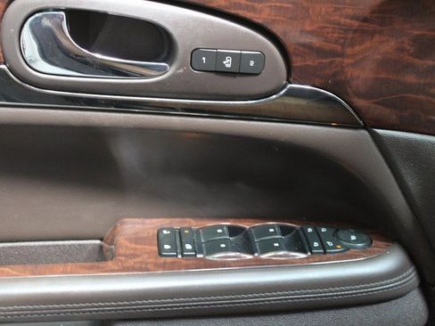 Used 2013 Buick Enclave Premium image 6