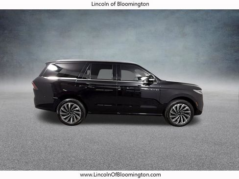 Used 2025 Lincoln Navigator Black Label AWD/4WD image 8