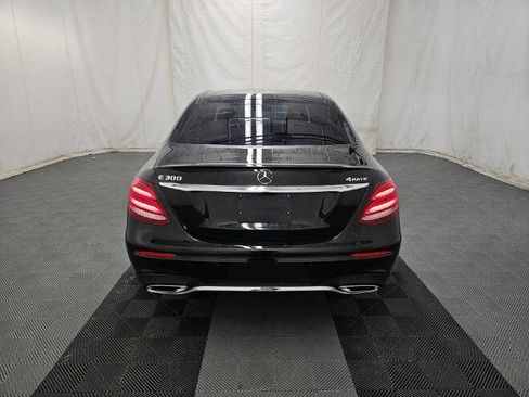Used 2018 Mercedes-Benz E 300 4MATIC w/ AMG Line Exterior image 5