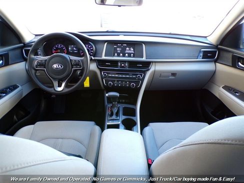Used 2018 Kia Optima LX image 30