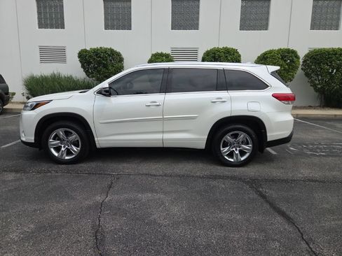 Used 2018 Toyota Highlander Limited w/ Protection Package #3 AWD/4WD image 5