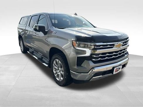 Used 2024 Chevrolet Silverado 1500 LTZ AWD/4WD image 3