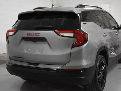 Used 2023 GMC Terrain SLE w/ Driver Convenience Package FWD image 3