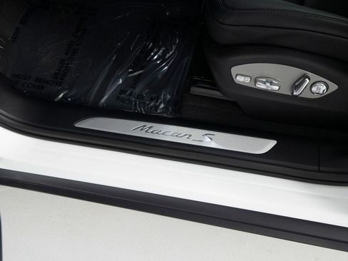 New 2026 Porsche Macan S AWD/4WD image 21