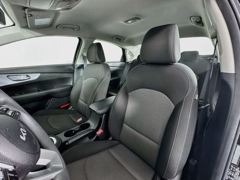 Used 2023 Kia Forte LXS w/ LXS Technology Package FWD image 19