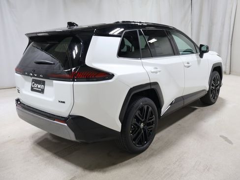 Used 2026 Toyota RAV4 XSE w/ Panoramic Sun Roof Package AWD/4WD image 7