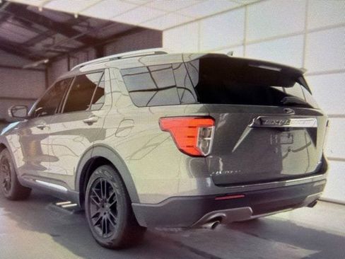 Used 2020 Ford Explorer Limited RWD image 4
