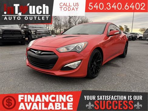 Used 2015 Hyundai Genesis 3.8 image 1