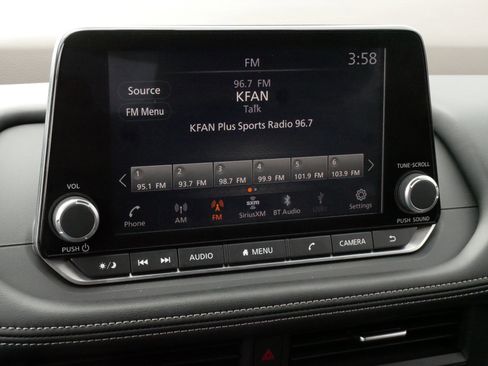 Used 2023 Nissan Rogue SV AWD/4WD image 22