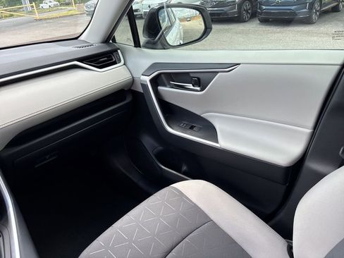 Used 2024 Toyota RAV4 XLE FWD image 27