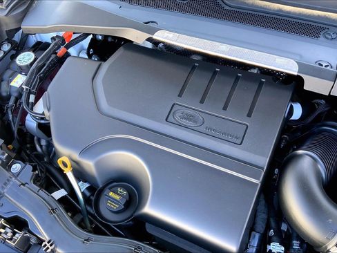 New 2025 Land Rover Discovery Sport S image 15