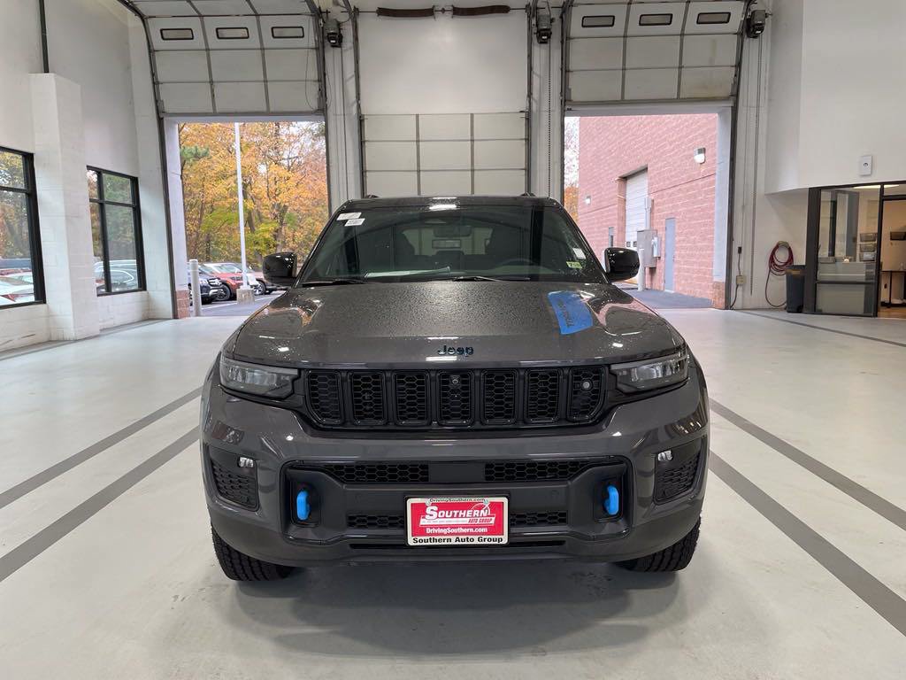 New 2024 Jeep Grand Cherokee Trailhawk w/ Advanced Protech Group II AWD/4WD image 13