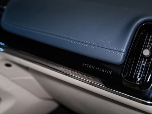 Used 2025 Aston Martin DBX 707 image 40