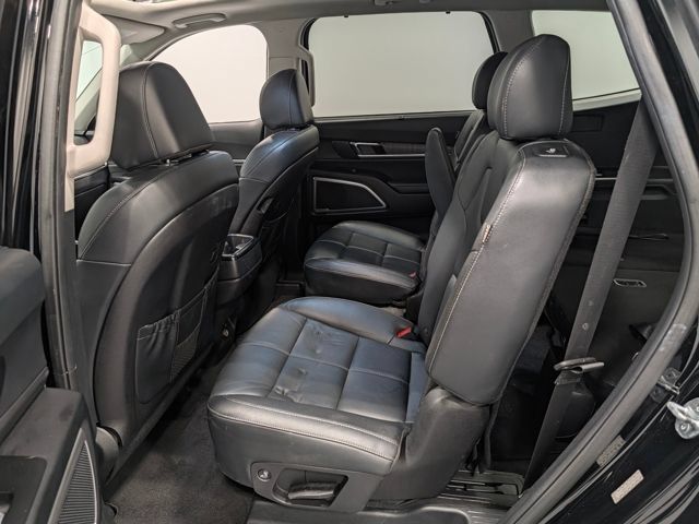 Used 2024 Kia Telluride EX w/ EX Captain's Chair Package FWD image 29