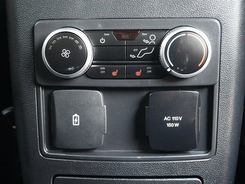 Used 2024 Ford Explorer Platinum w/ Technology Package AWD/4WD image 61
