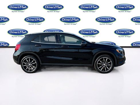 Used 2017 Mercedes-Benz GLA 250 w/ Premium Package image 8