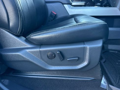 Used 2022 Ford F250 Lariat w/ Lariat Value Package image 23