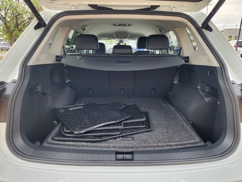 Used 2022 Volkswagen Tiguan SE image 13