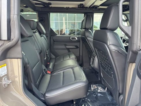 New 2026 Ford Bronco Badlands w/ Sasquatch Package AWD/4WD image 11