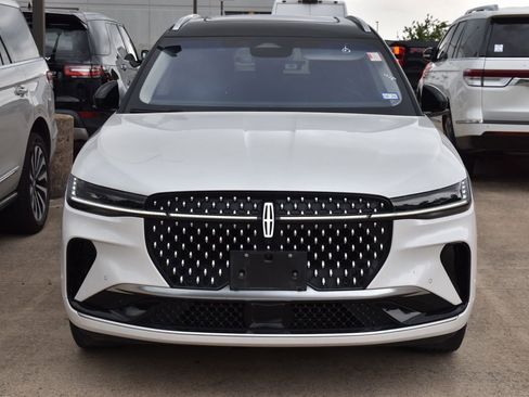 Certified 2024 Lincoln Nautilus Reserve w/ Equipment Group 202A AWD/4WD image 3