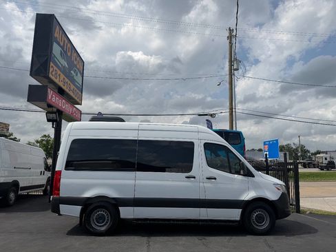 Used 2023 Mercedes-Benz Sprinter 1500 image 11