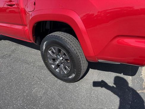 Certified 2023 Toyota Tacoma SR5 AWD/4WD image 9
