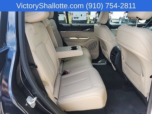 Used 2024 Jeep Grand Cherokee Limited w/ Luxury Tech Group II AWD/4WD image 42