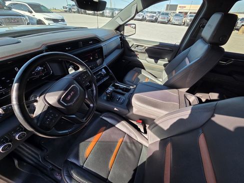 Used 2024 GMC Sierra 1500 AT4 w/ Technology Package image 9