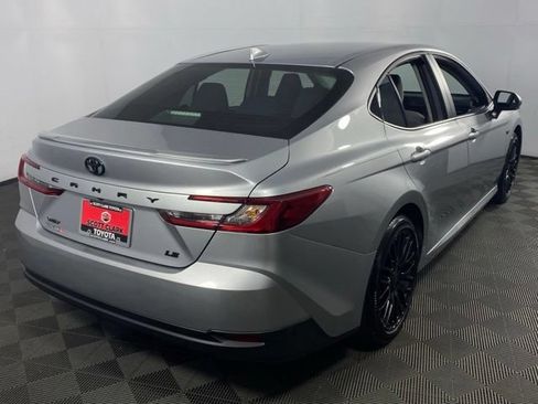 Used 2025 Toyota Camry LE w/ Convenience Package FWD image 8