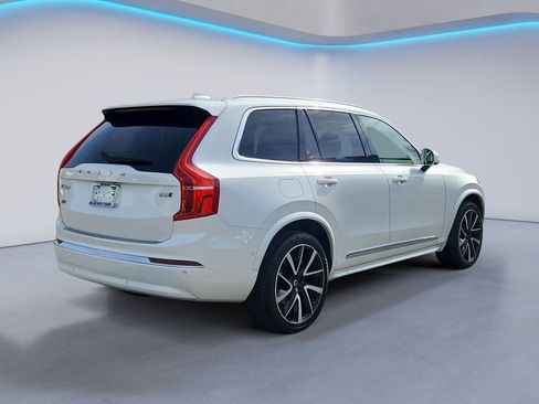 Certified 2024 Volvo XC90 B5 Plus w/ Protection Package Premier AWD/4WD image 4