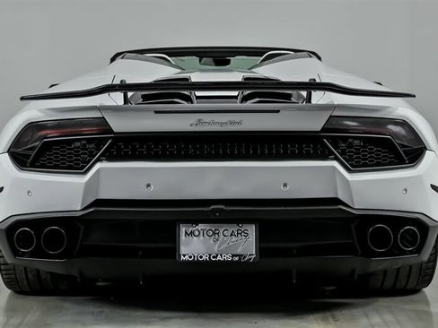 Used 2018 Lamborghini Huracan LP 580-2 RWD image 11