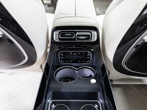 Certified 2024 Mercedes-Benz Maybach S 580 4MATIC image 32