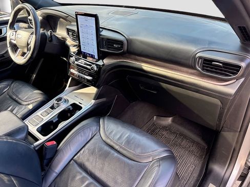 Used 2022 Ford Explorer Platinum w/ Equipment Group 601A image 31