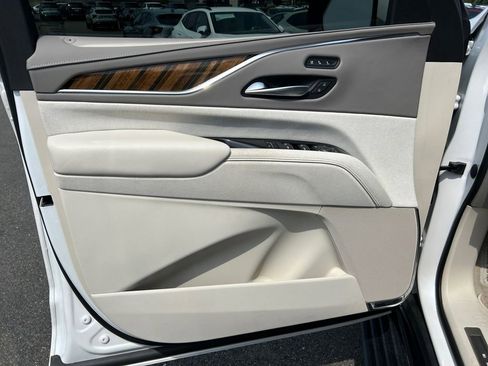 Used 2023 Cadillac Escalade Premium Luxury Platinum image 23