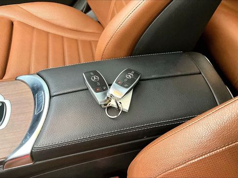 Used 2019 Mercedes-Benz C 300 Sedan image 14