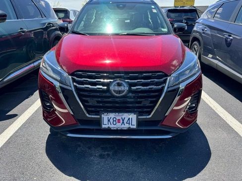 Used 2023 Nissan Kicks SR w/ SR Premium Package FWD image 2