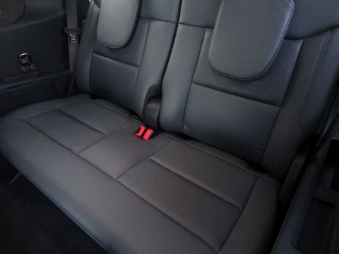 Used 2026 Ford Explorer Active w/ Active Comfort Package AWD/4WD image 9