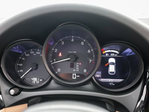 Certified 2025 Porsche Macan image 15