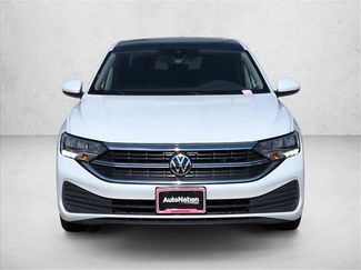 Used 2023 Volkswagen Jetta SE video 2