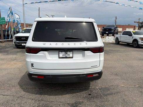 Used 2022 Jeep Wagoneer Series III w/ Premium Group I RWD image 4