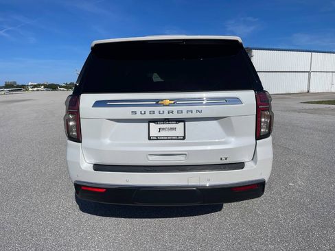Used 2022 Chevrolet Suburban LT w/ Luxury Package RWD image 15